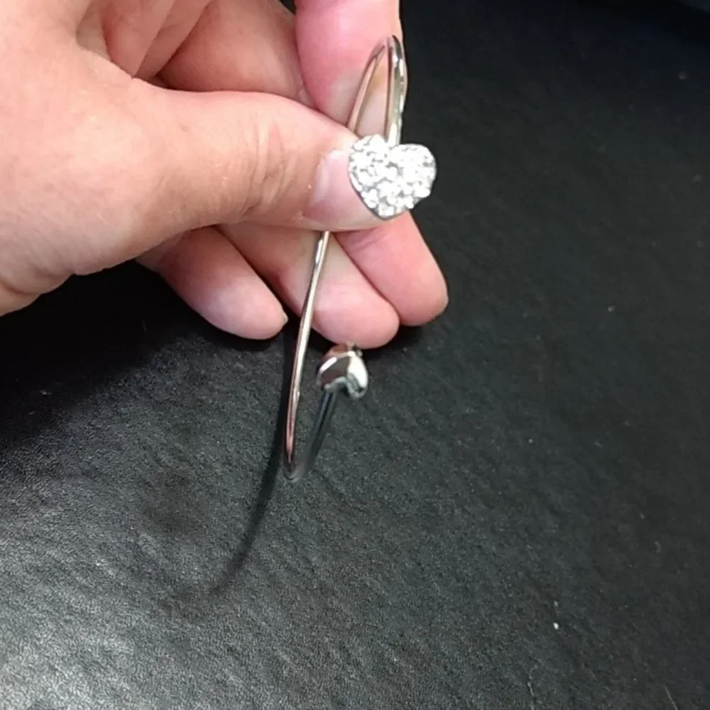 Child's silver tone heart bangle bracelet 7